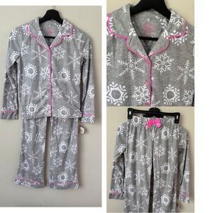 SO Girl’s 2-Piece Pajama Set Gray Snowflakes Size 10